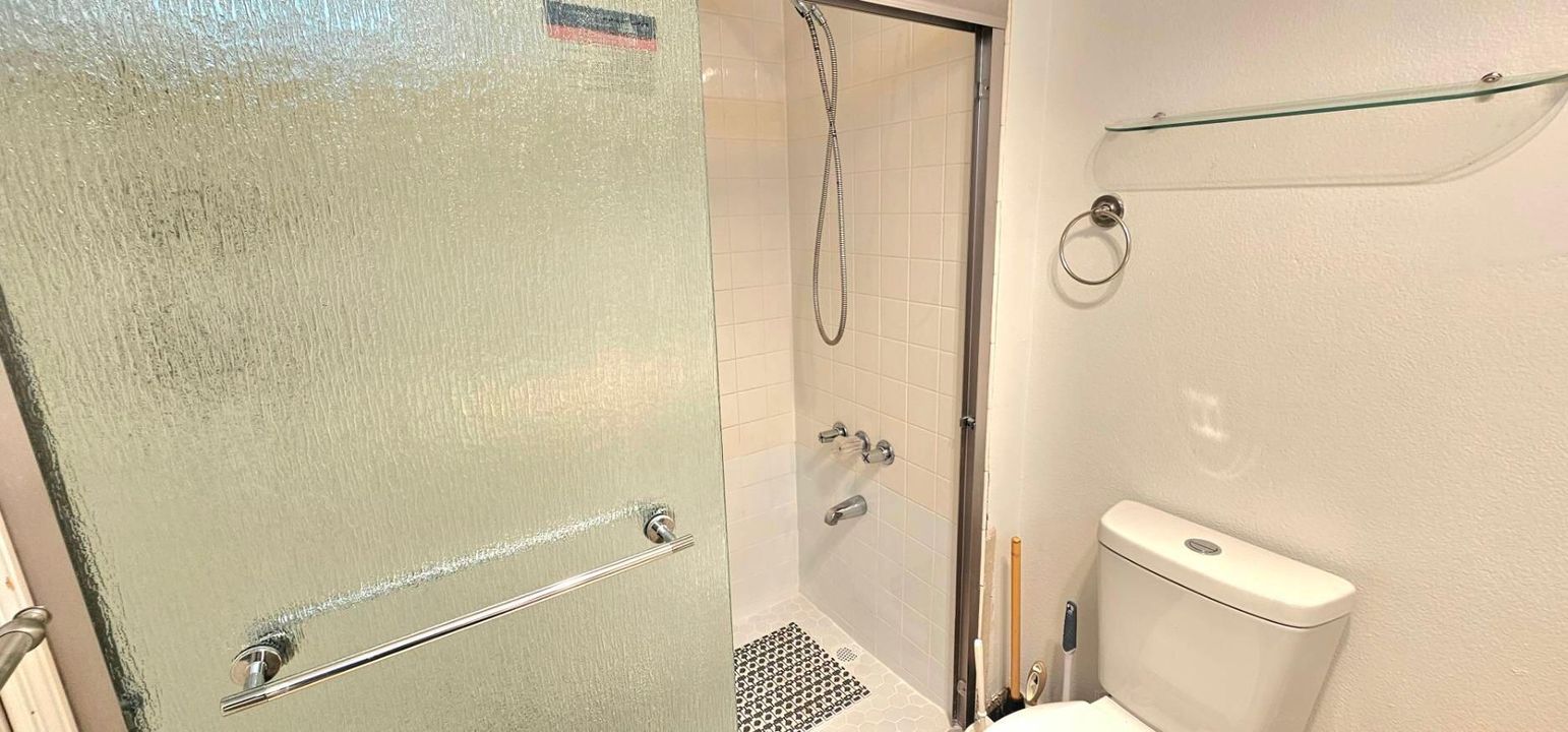 На продажу: $135,000 (2 спален, 2 ванн, 955 Квадратных фут)