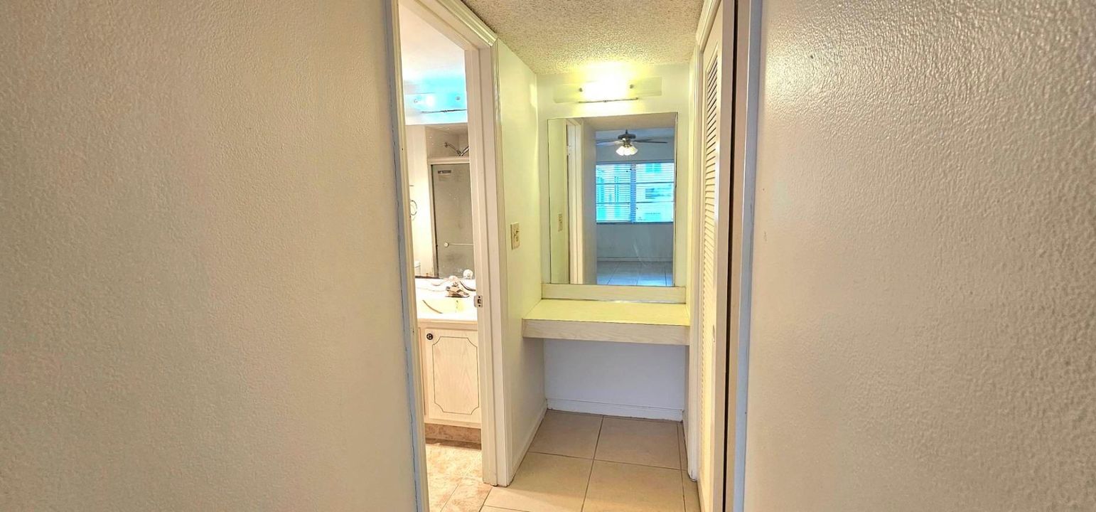 На продажу: $135,000 (2 спален, 2 ванн, 955 Квадратных фут)