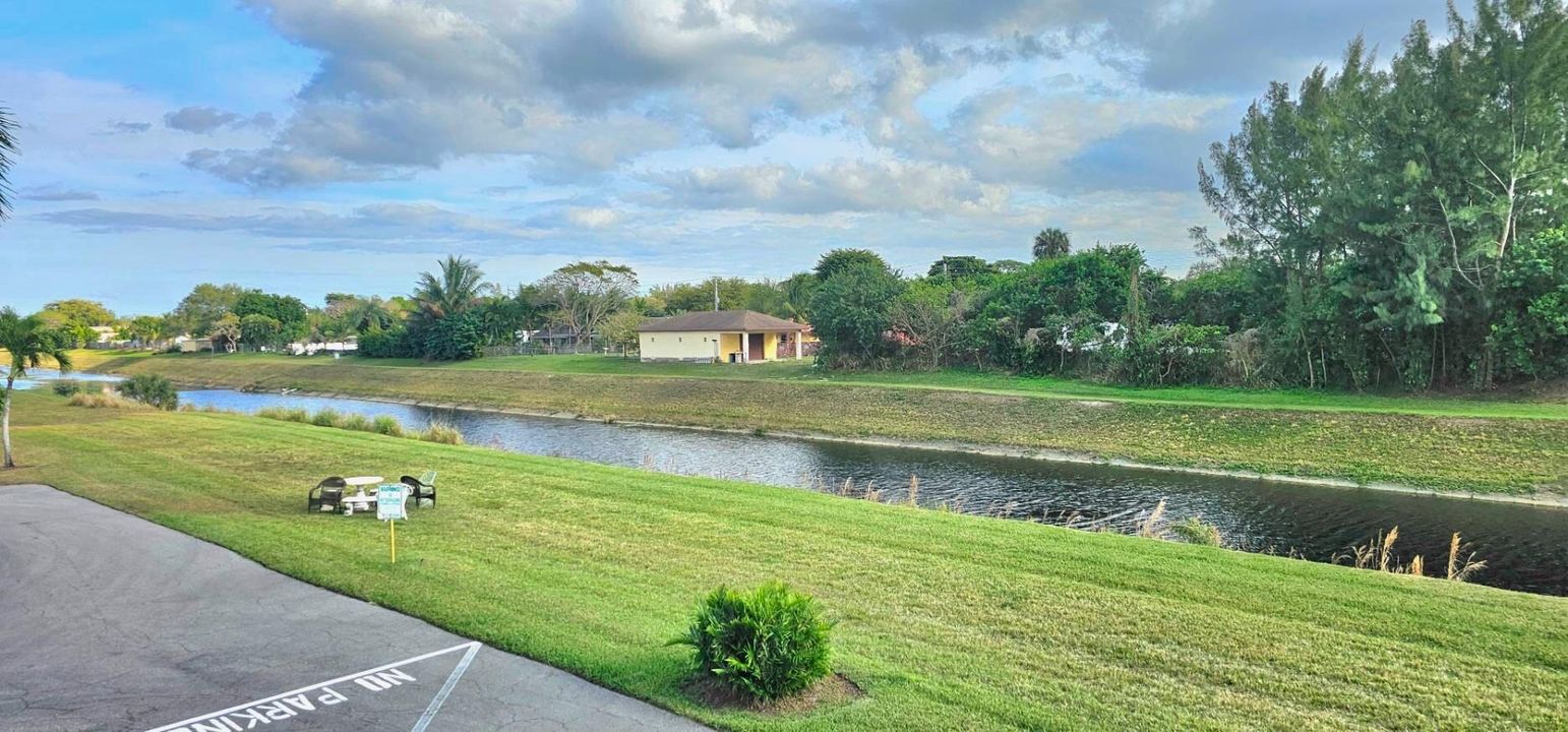 На продажу: $135,000 (2 спален, 2 ванн, 955 Квадратных фут)