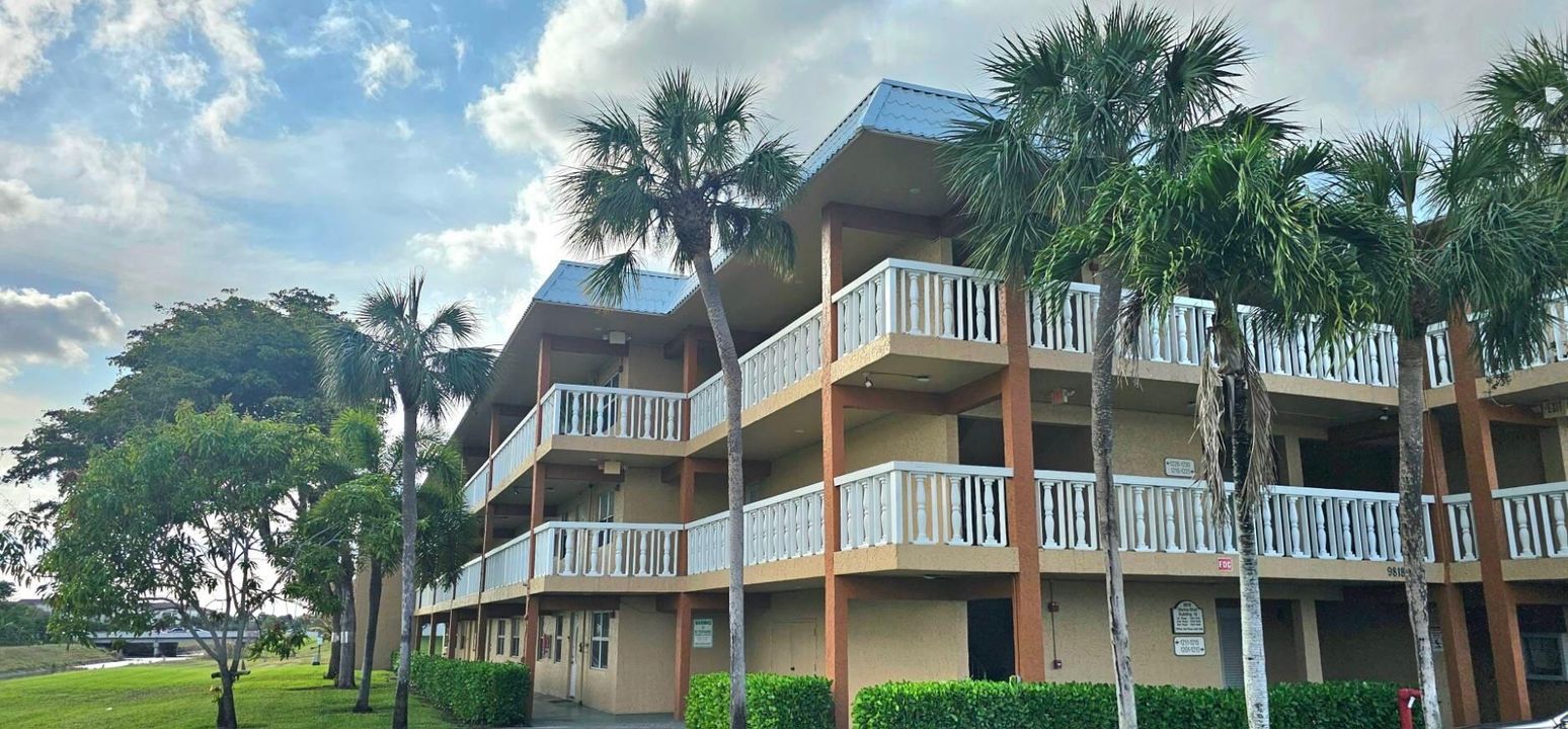 На продажу: $135,000 (2 спален, 2 ванн, 955 Квадратных фут)