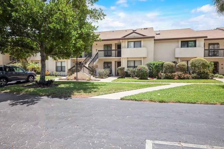 For Sale: $150,000 (2 beds, 2 baths, 1059 Square Feet)