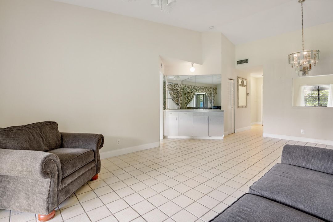 For Sale: $150,000 (2 beds, 2 baths, 1059 Square Feet)