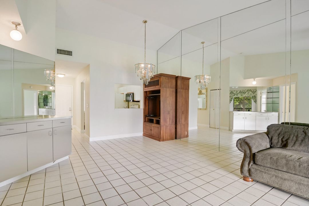 For Sale: $150,000 (2 beds, 2 baths, 1059 Square Feet)