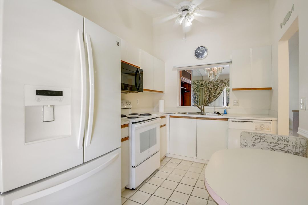 For Sale: $150,000 (2 beds, 2 baths, 1059 Square Feet)
