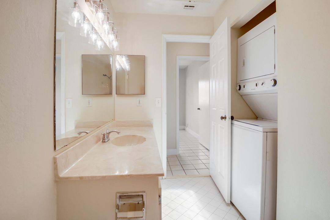 For Sale: $150,000 (2 beds, 2 baths, 1059 Square Feet)