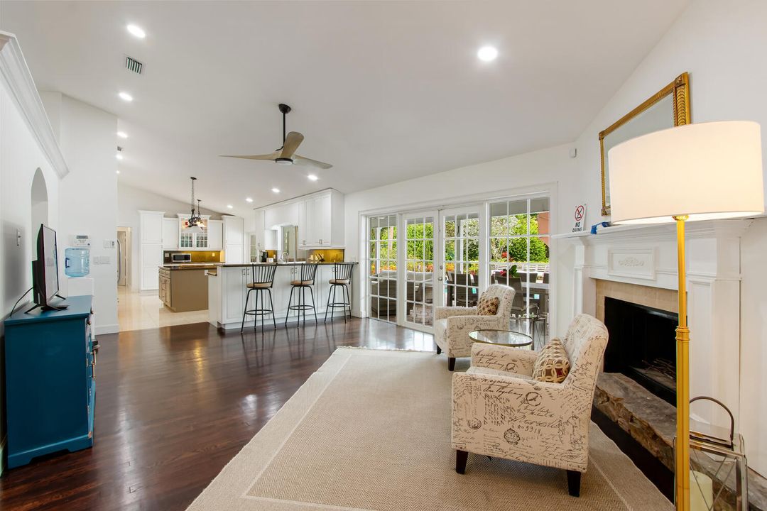 出租: $10,000 (4 贝兹, 2 浴室, 3058 平方英尺)