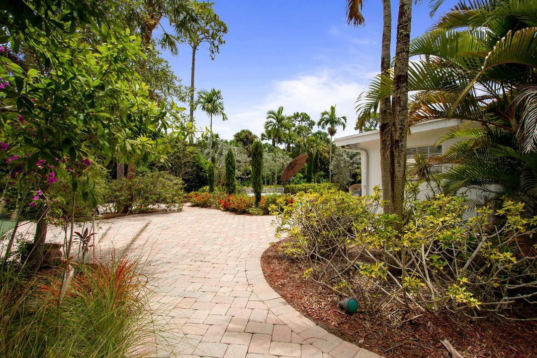 出租: $10,000 (4 贝兹, 2 浴室, 3058 平方英尺)