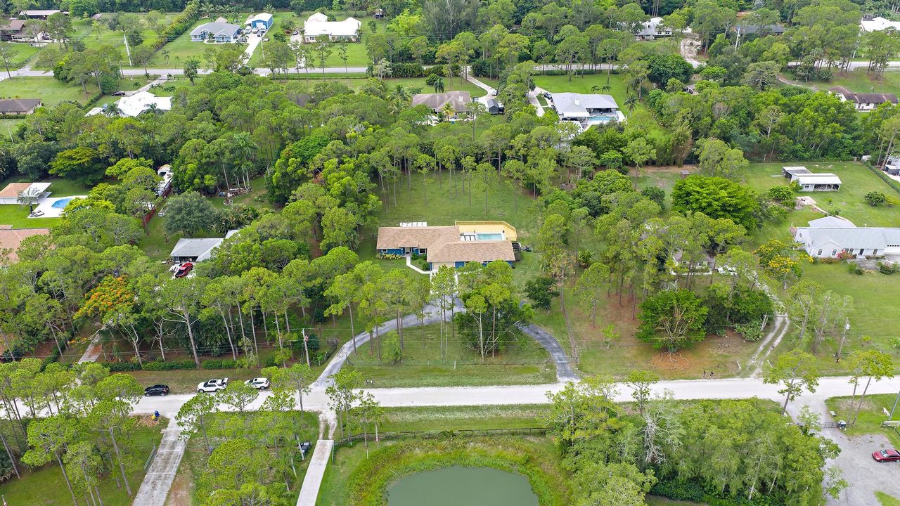 Под контрактом: $874,000 (5 спален, 3 ванн, 2828 Квадратных фут)