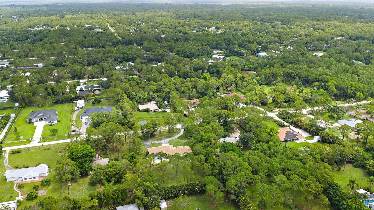 Под контрактом: $874,000 (5 спален, 3 ванн, 2828 Квадратных фут)