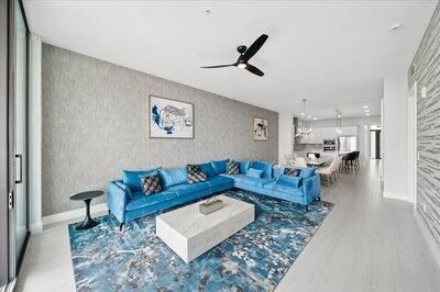 For Sale: $979,000 (3 beds, 3 baths, 1921 Square Feet)