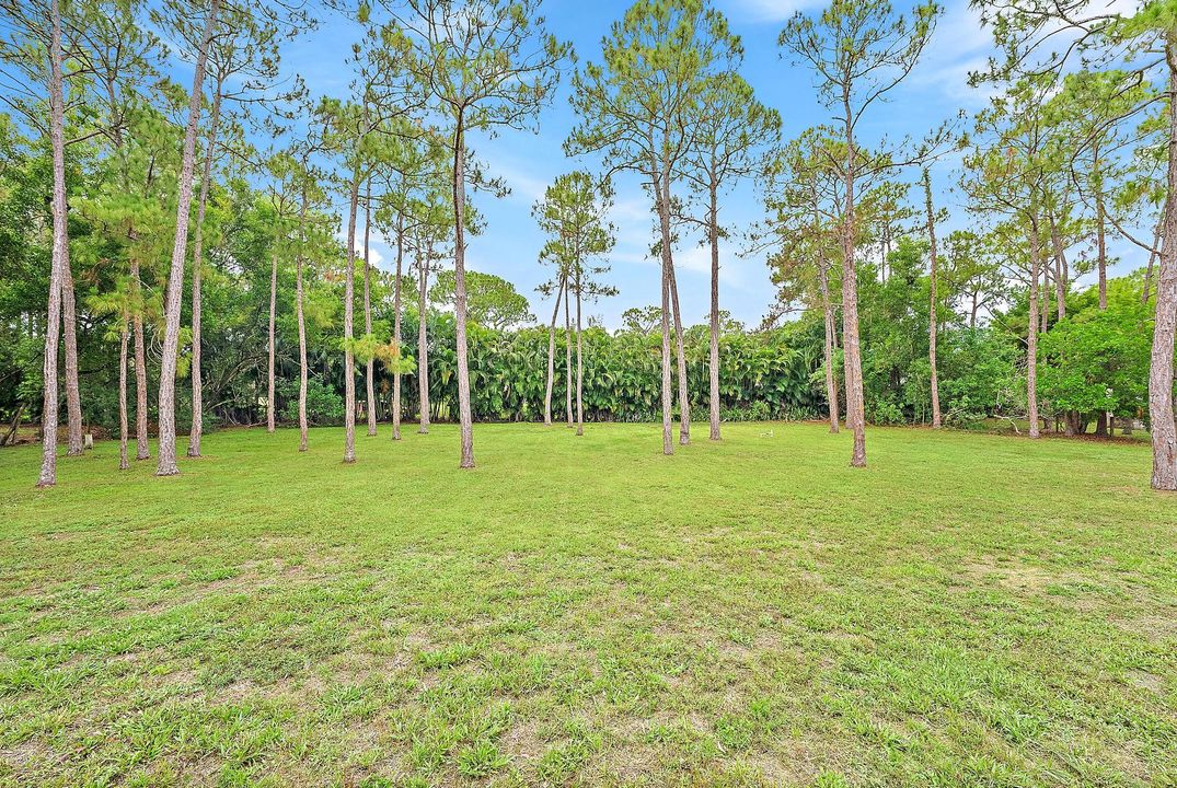 Под контрактом: $874,000 (5 спален, 3 ванн, 2828 Квадратных фут)