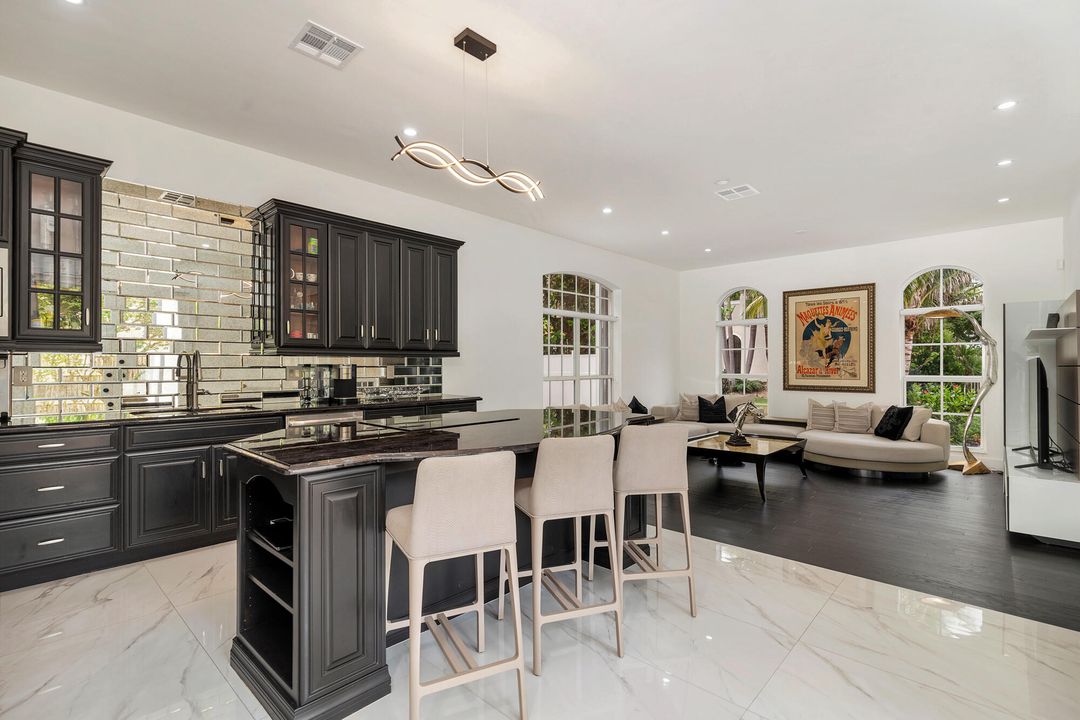 На продажу: $2,499,000 (4 спален, 3 ванн, 2717 Квадратных фут)