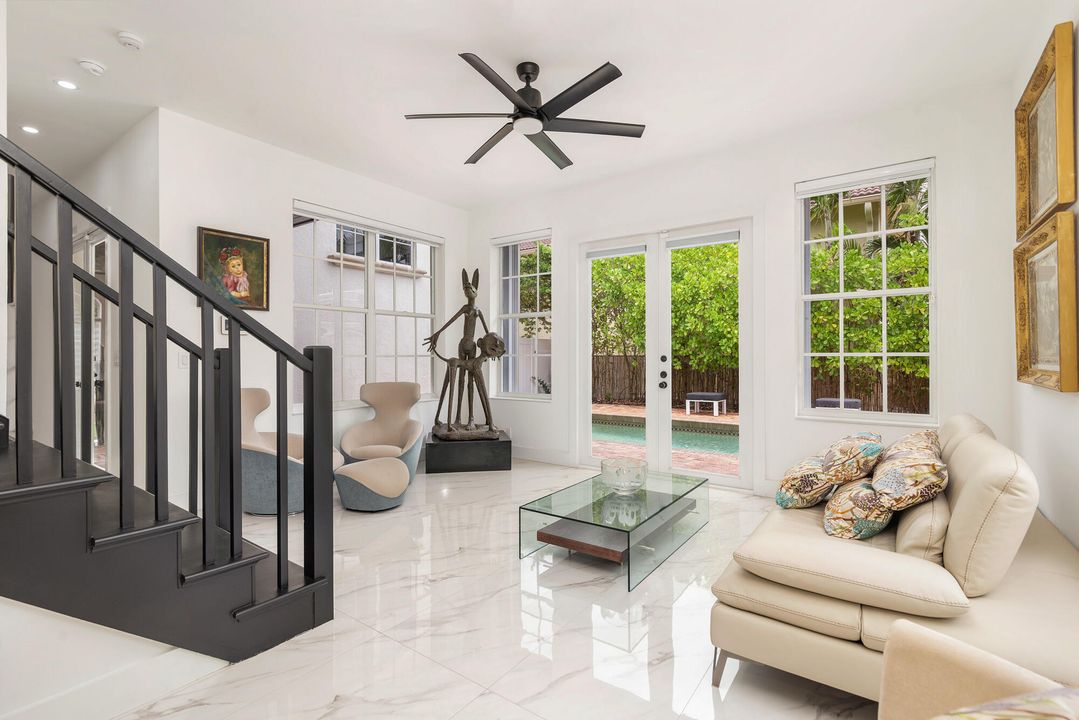 На продажу: $2,499,000 (4 спален, 3 ванн, 2717 Квадратных фут)