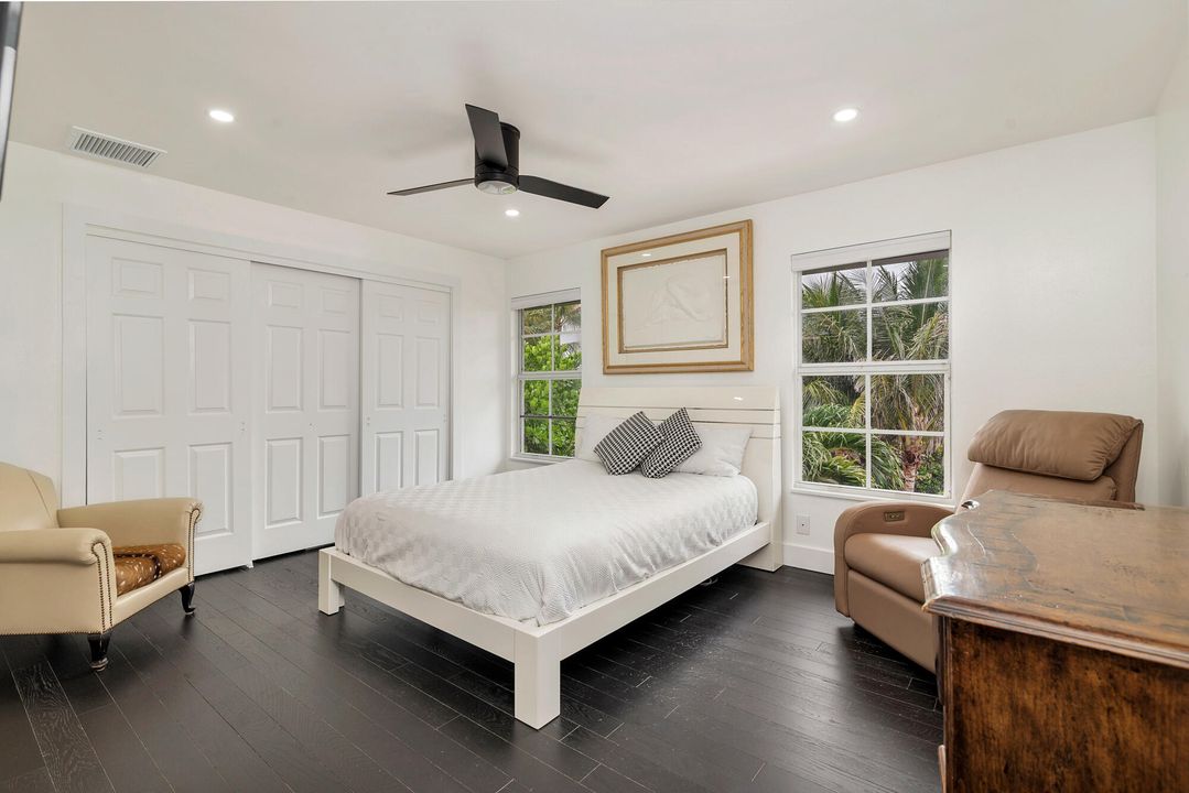 На продажу: $2,499,000 (4 спален, 3 ванн, 2717 Квадратных фут)