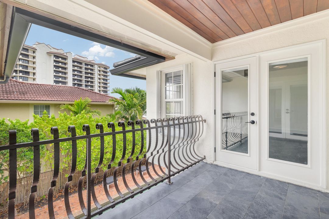 На продажу: $2,499,000 (4 спален, 3 ванн, 2717 Квадратных фут)