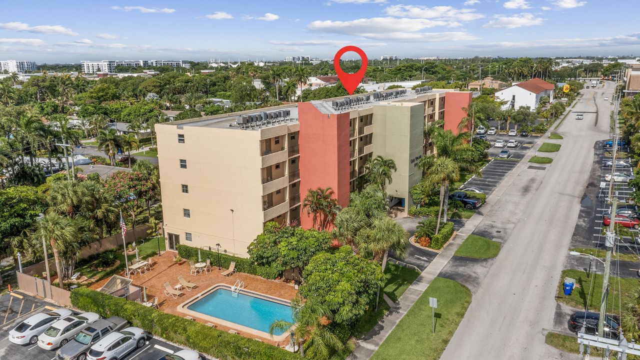 Activo con contrato: $218,000 (2 camas, 2 baños, 904 Pies cuadrados)