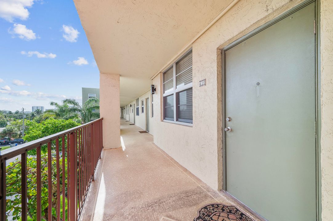 Activo con contrato: $218,000 (2 camas, 2 baños, 904 Pies cuadrados)