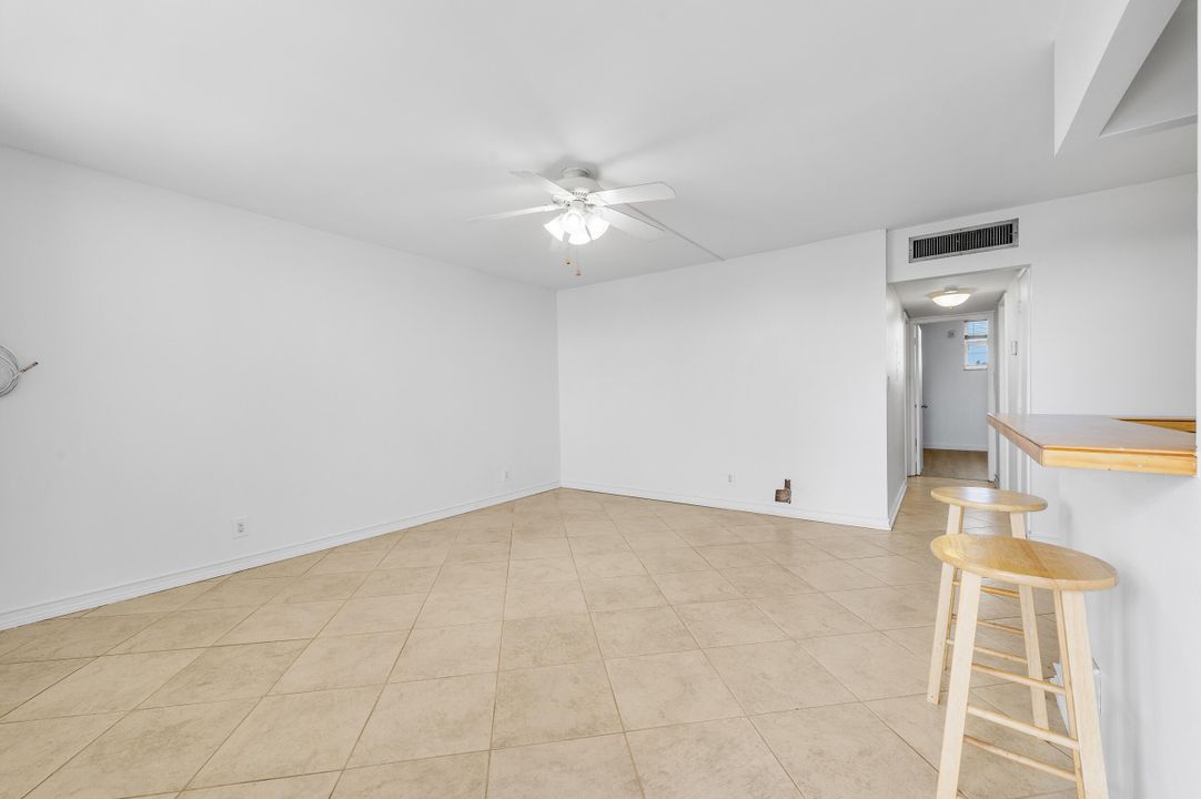 Activo con contrato: $218,000 (2 camas, 2 baños, 904 Pies cuadrados)