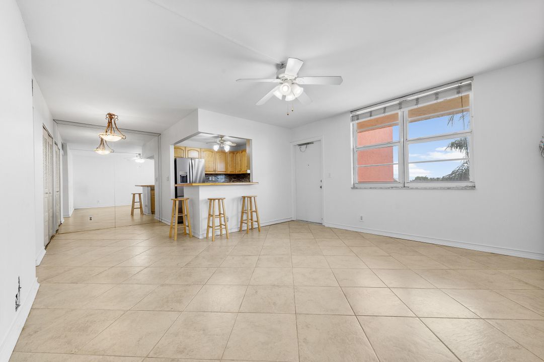 Activo con contrato: $218,000 (2 camas, 2 baños, 904 Pies cuadrados)