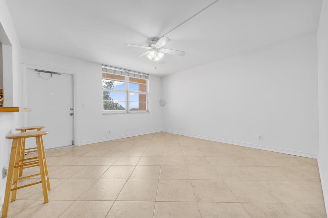 Activo con contrato: $218,000 (2 camas, 2 baños, 904 Pies cuadrados)