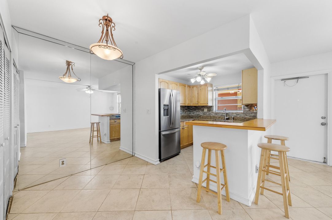 Activo con contrato: $218,000 (2 camas, 2 baños, 904 Pies cuadrados)