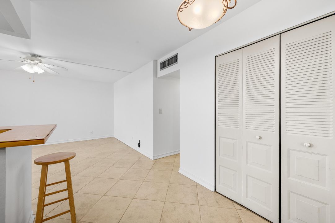 Activo con contrato: $218,000 (2 camas, 2 baños, 904 Pies cuadrados)