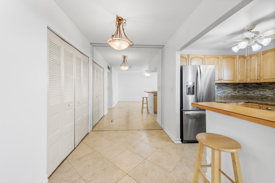 Activo con contrato: $218,000 (2 camas, 2 baños, 904 Pies cuadrados)