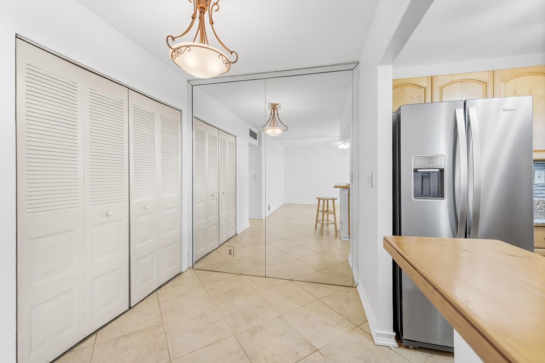 Activo con contrato: $218,000 (2 camas, 2 baños, 904 Pies cuadrados)