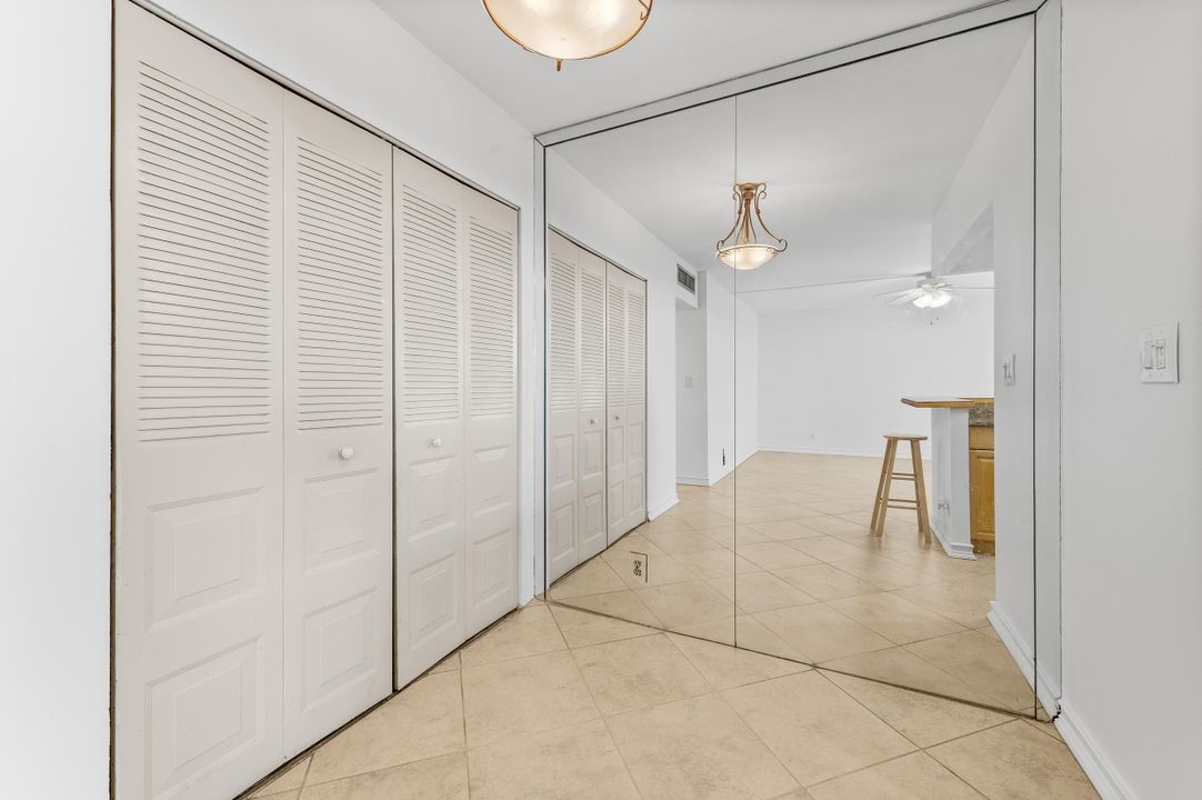 Activo con contrato: $218,000 (2 camas, 2 baños, 904 Pies cuadrados)