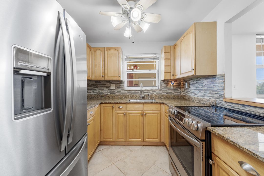 Activo con contrato: $218,000 (2 camas, 2 baños, 904 Pies cuadrados)