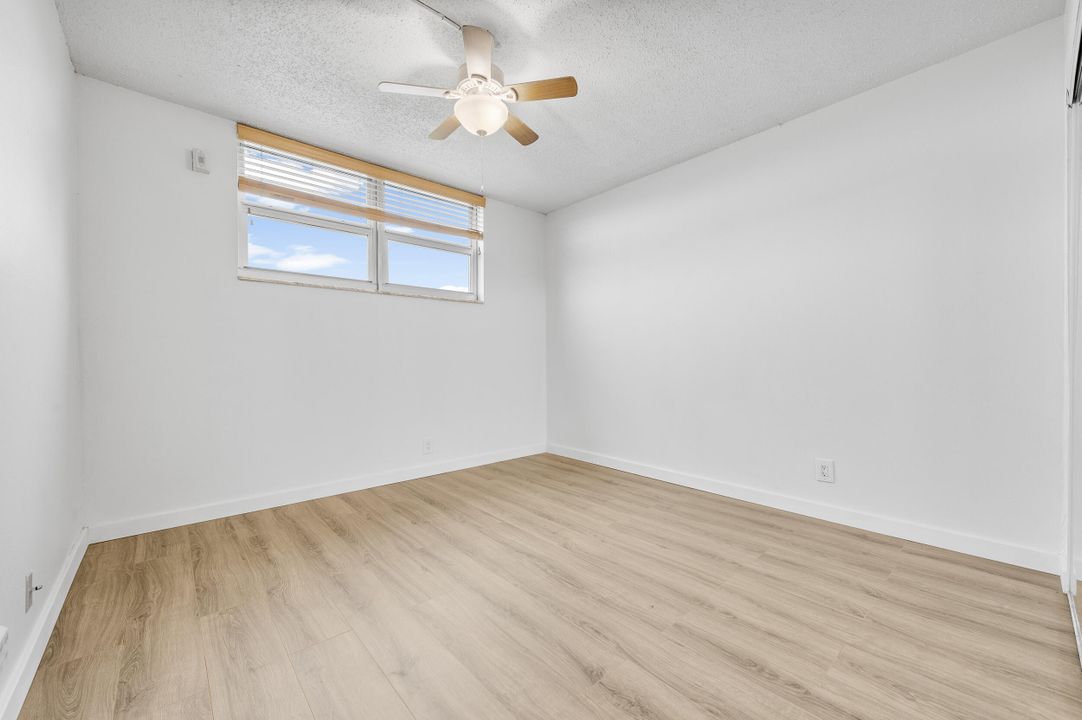 Activo con contrato: $218,000 (2 camas, 2 baños, 904 Pies cuadrados)