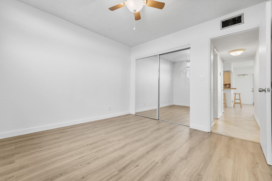 Activo con contrato: $218,000 (2 camas, 2 baños, 904 Pies cuadrados)