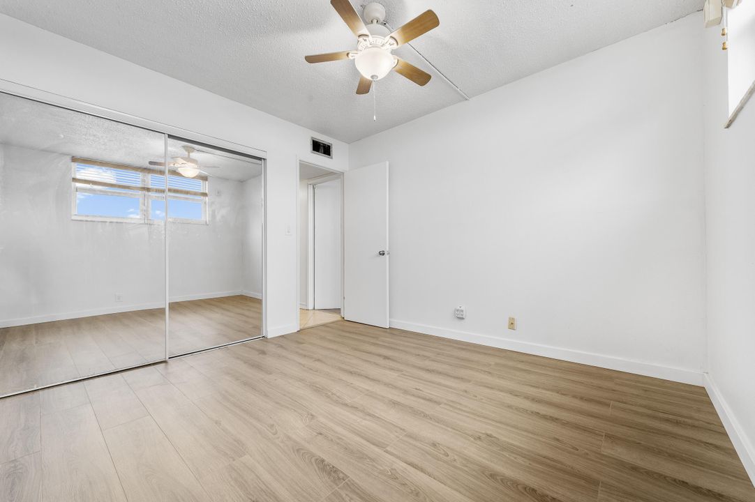 Activo con contrato: $218,000 (2 camas, 2 baños, 904 Pies cuadrados)