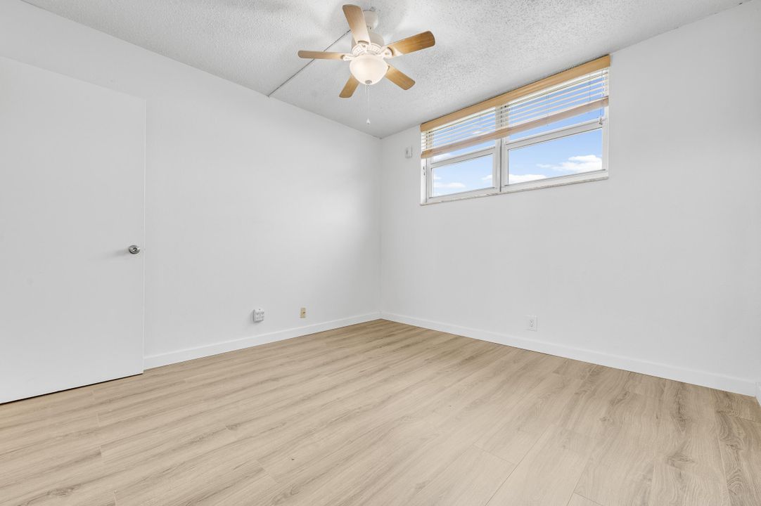 Activo con contrato: $218,000 (2 camas, 2 baños, 904 Pies cuadrados)