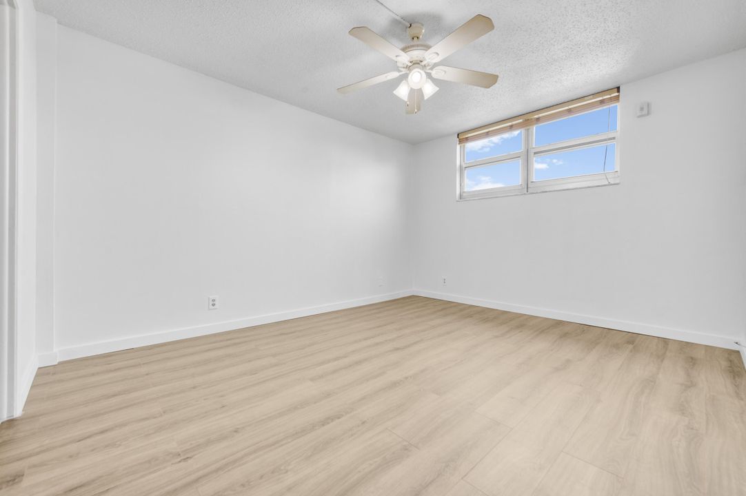 Activo con contrato: $218,000 (2 camas, 2 baños, 904 Pies cuadrados)