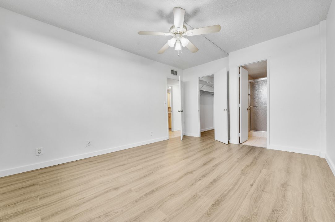 Activo con contrato: $218,000 (2 camas, 2 baños, 904 Pies cuadrados)