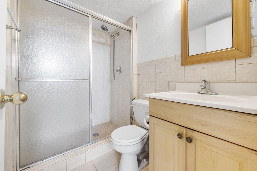 Activo con contrato: $218,000 (2 camas, 2 baños, 904 Pies cuadrados)