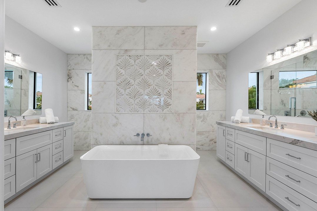 En Venta: $5,480,000 (5 camas, 7 baños, 4621 Pies cuadrados)