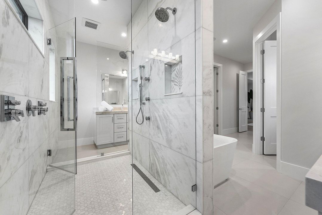 En Venta: $5,480,000 (5 camas, 7 baños, 4621 Pies cuadrados)