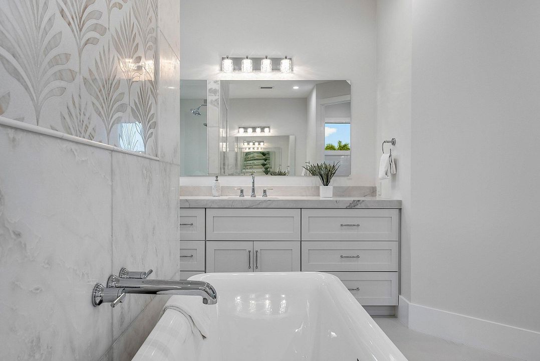 En Venta: $5,480,000 (5 camas, 7 baños, 4621 Pies cuadrados)