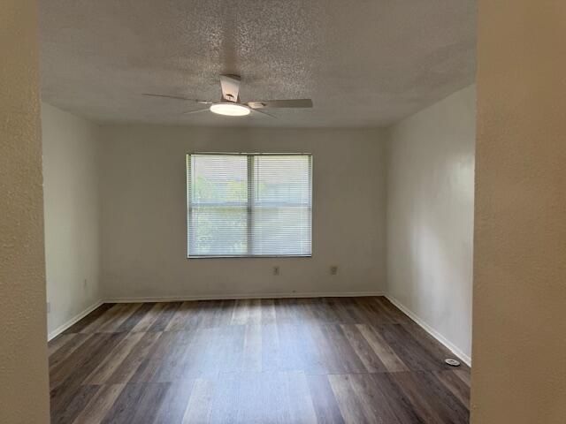 Под контрактом: $184,000 (2 спален, 2 ванн, 1112 Квадратных фут)