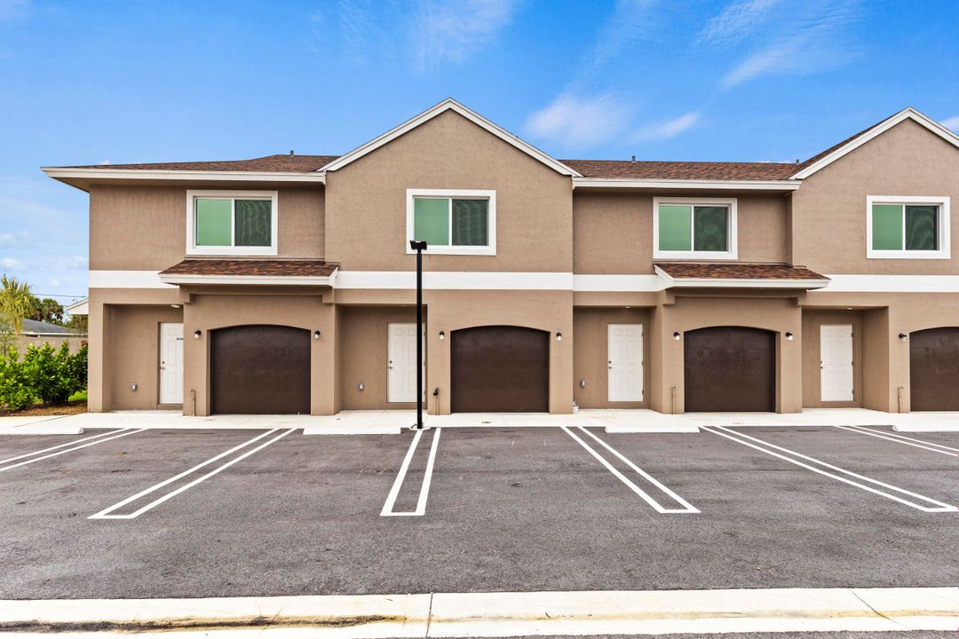 Recently Rented: $2,500 (3 beds, 2 baths, 1222 Square Feet)