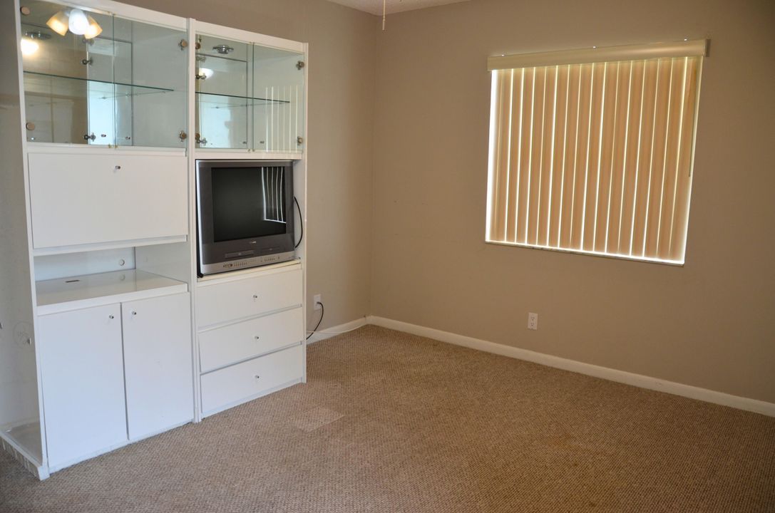 待售: $69,500 (2 贝兹, 2 浴室, 907 平方英尺)