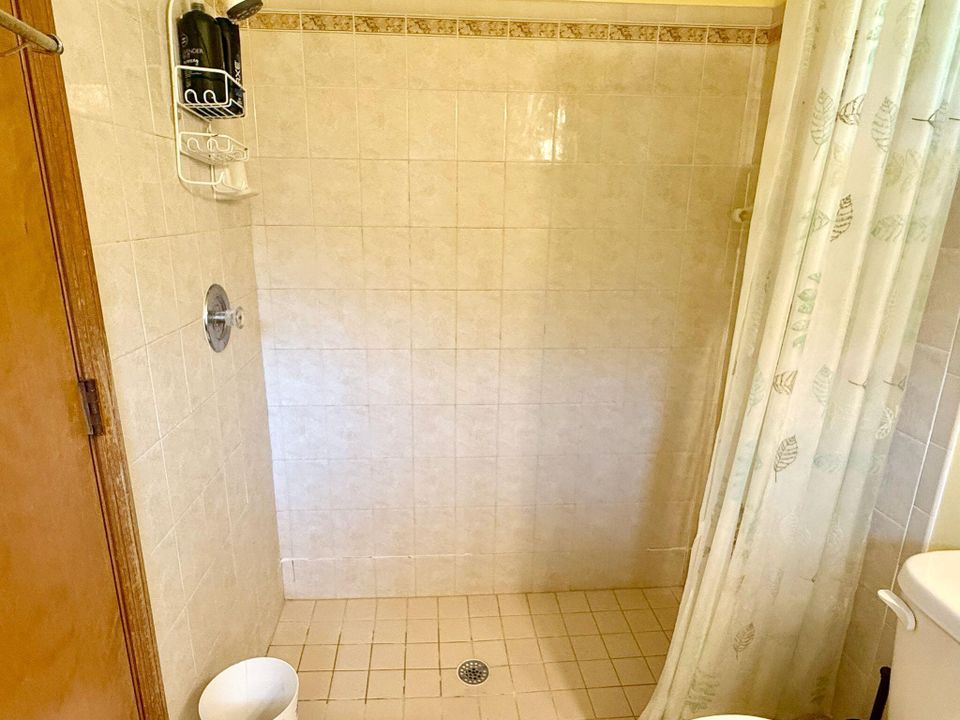 Activo con contrato: $659,900 (4 camas, 3 baños, 2326 Pies cuadrados)