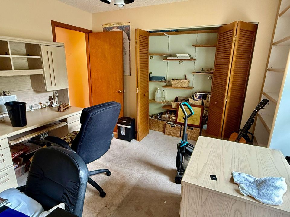 Activo con contrato: $659,900 (4 camas, 3 baños, 2326 Pies cuadrados)