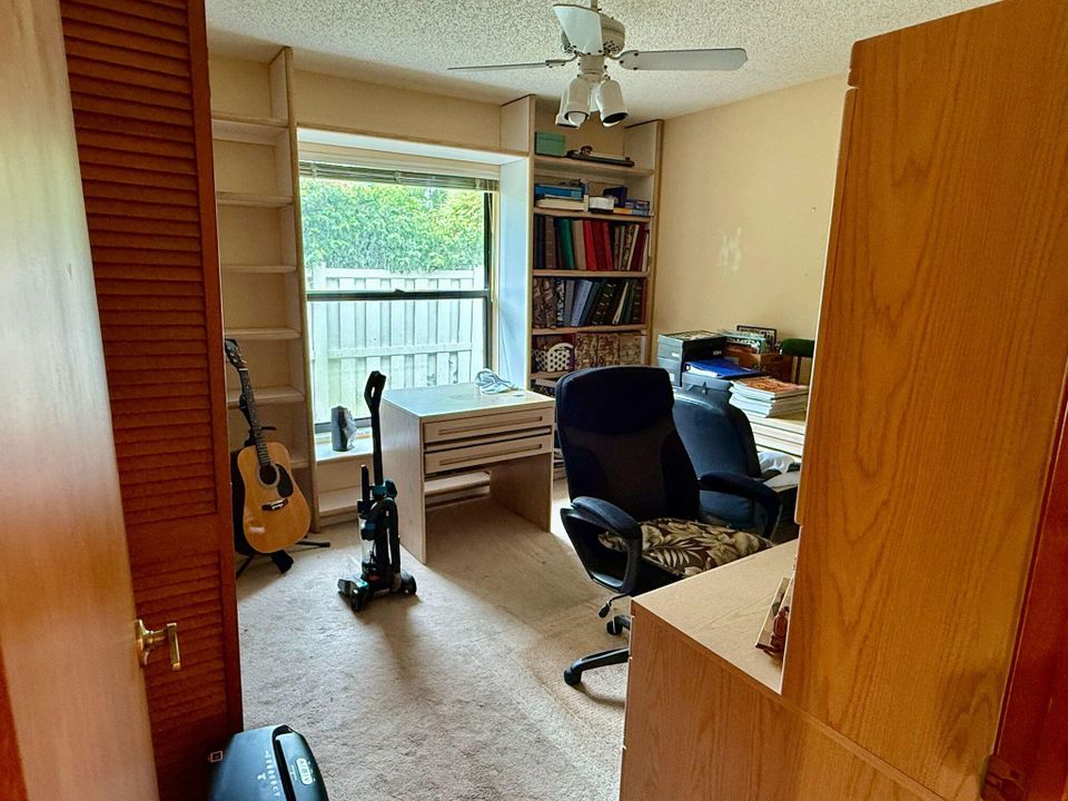 Activo con contrato: $659,900 (4 camas, 3 baños, 2326 Pies cuadrados)