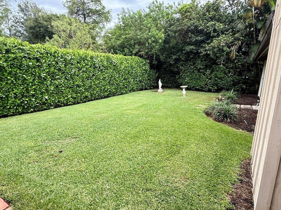 Activo con contrato: $659,900 (4 camas, 3 baños, 2326 Pies cuadrados)