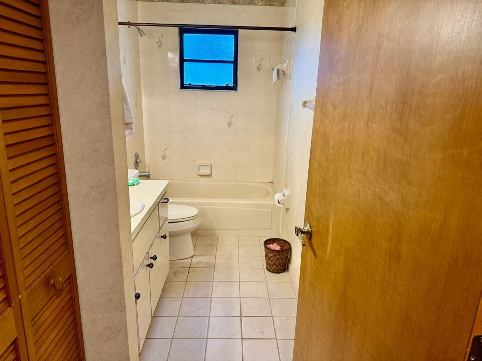 Activo con contrato: $659,900 (4 camas, 3 baños, 2326 Pies cuadrados)