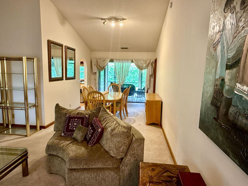 Activo con contrato: $659,900 (4 camas, 3 baños, 2326 Pies cuadrados)