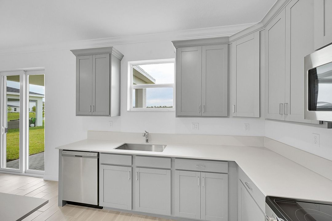 На продажу: $449,900 (4 спален, 2 ванн, 2581 Квадратных фут)